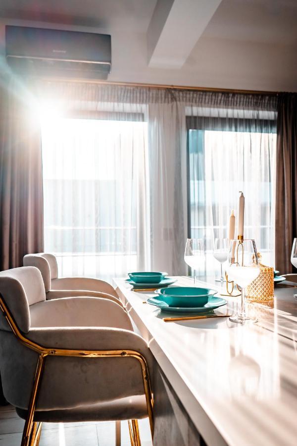 Luxury Family Apartment With Private Parking And Forest View تيميشورا المظهر الخارجي الصورة